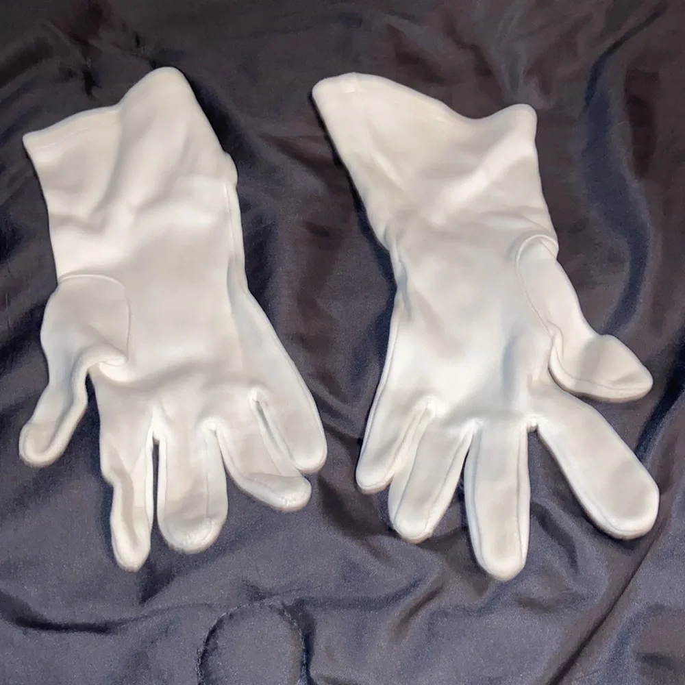 Vintage white gloves size medium